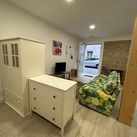 Estudio No Res Do Chao Em Pleno Centro Historico De * Coimbra