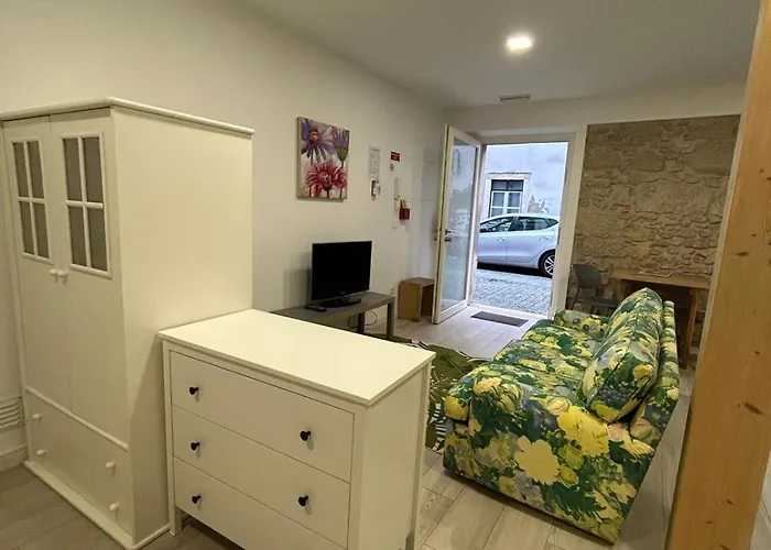 Estudio No Res Do Chao Em Pleno Centro Historico De * Coimbra