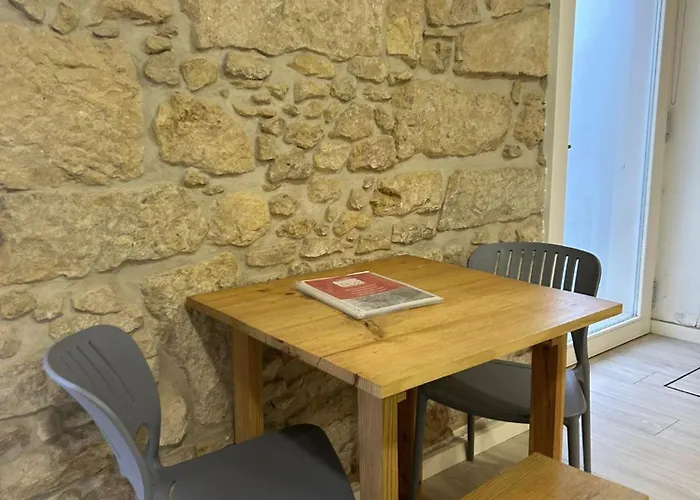 Estudio No Res Do Chao Em Pleno Centro Historico De Coimbra